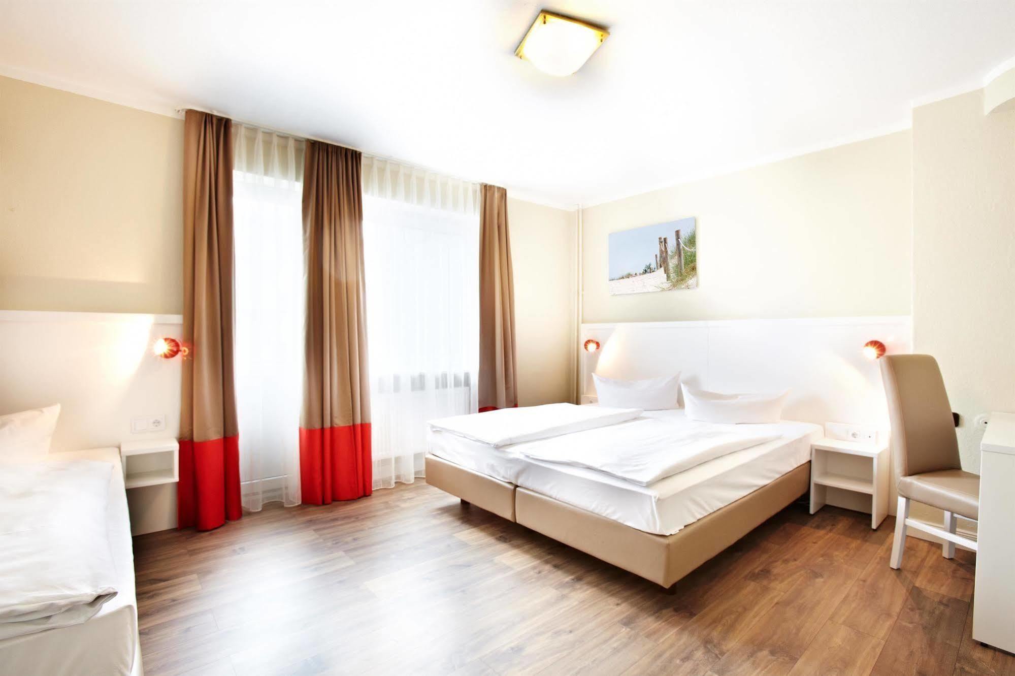 Hotel Ostseehalle Kiel By Premiere Classe Экстерьер фото